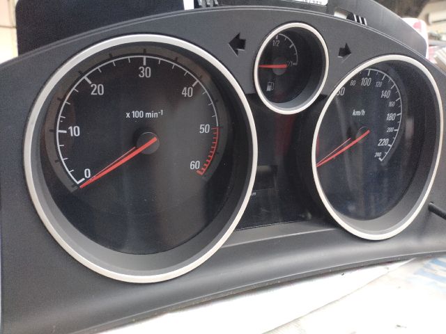 bontott OPEL ZAFIRA B Kilométeróra