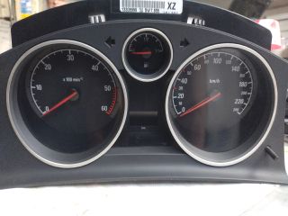 bontott OPEL ZAFIRA B Kilométeróra