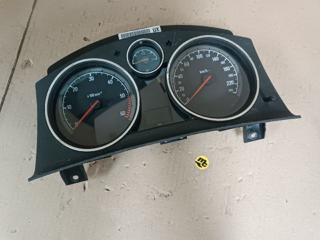 bontott OPEL ZAFIRA B Kilométeróra