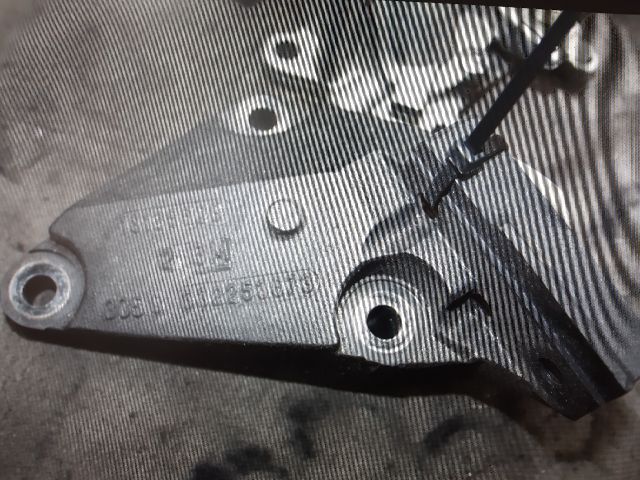 bontott OPEL ZAFIRA B Motor Tartó Bak (Fém)