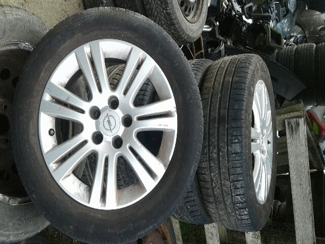 bontott OPEL ZAFIRA B Bal első Gólyaláb (Lengécsillapító, Rugó)