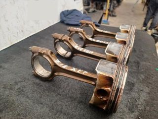 bontott OPEL ZAFIRA B Dugattyú