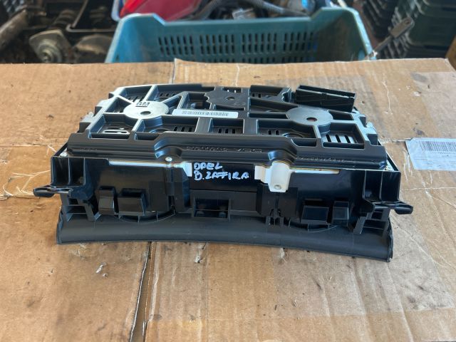 bontott OPEL ZAFIRA B Kilométeróra