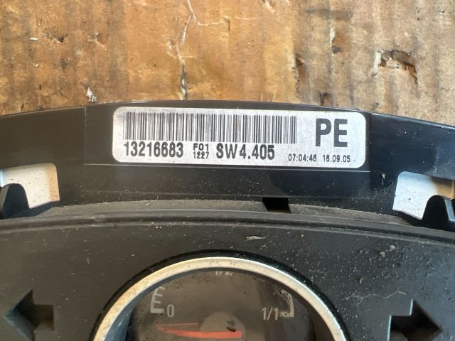 bontott OPEL ZAFIRA B Kilométeróra