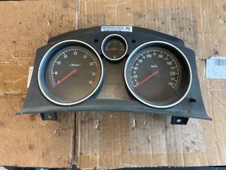 bontott OPEL ZAFIRA B Kilométeróra