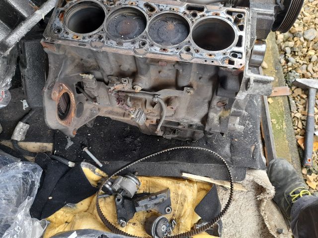 bontott OPEL ZAFIRA B Komplett Motor (Segédberendezésekkel)