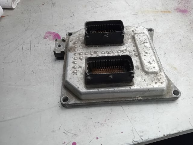 bontott OPEL ZAFIRA B Motorvezérlő