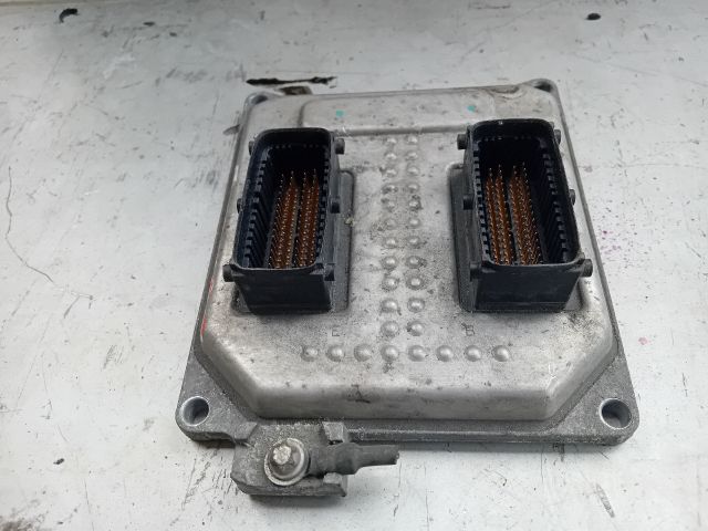 bontott OPEL ZAFIRA B Motorvezérlő