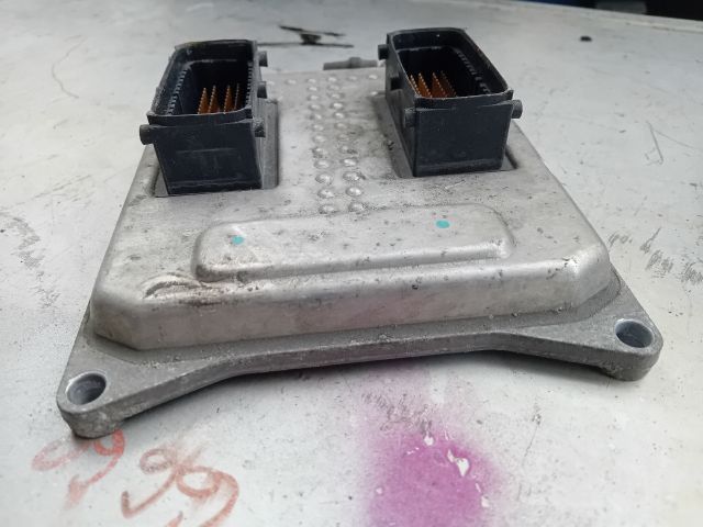 bontott OPEL ZAFIRA B Motorvezérlő