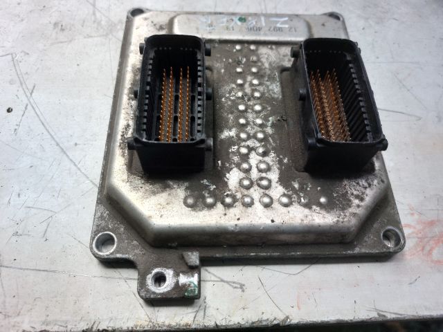 bontott OPEL ZAFIRA B Motorvezérlő