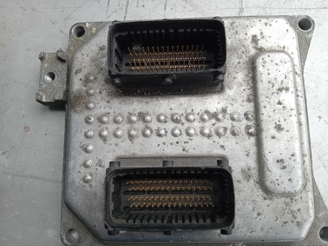 bontott OPEL ZAFIRA B Motorvezérlő