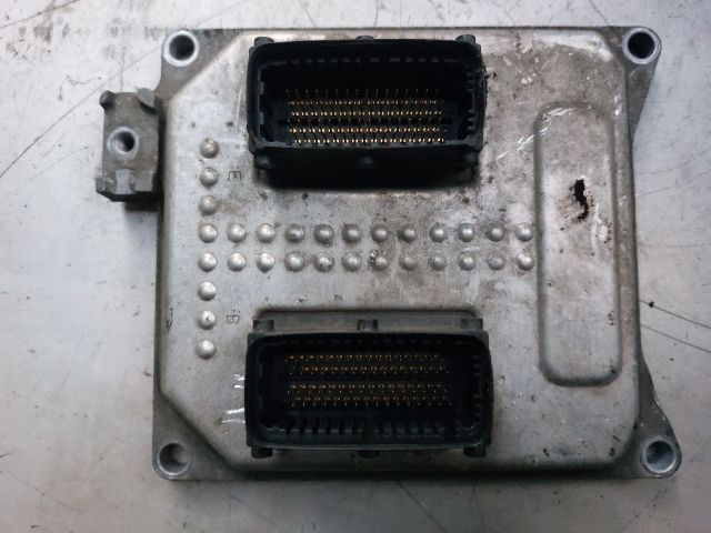 bontott OPEL ZAFIRA B Motorvezérlő