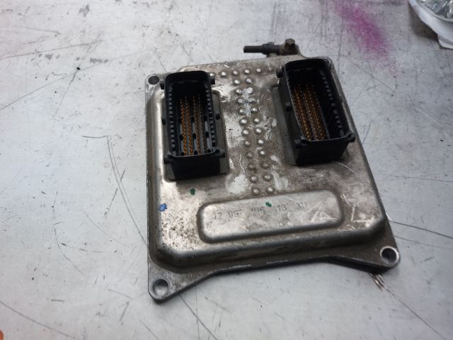 bontott OPEL ZAFIRA B Motorvezérlő