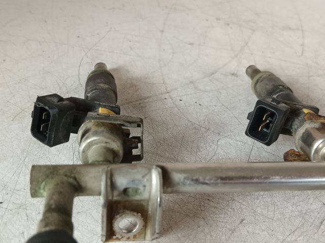 bontott OPEL ZAFIRA B Porlasztó Sor / Híd