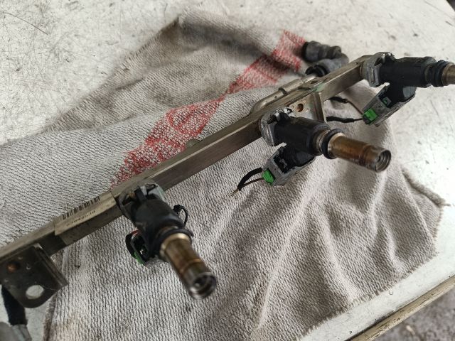 bontott OPEL ZAFIRA B Porlasztó Sor / Híd