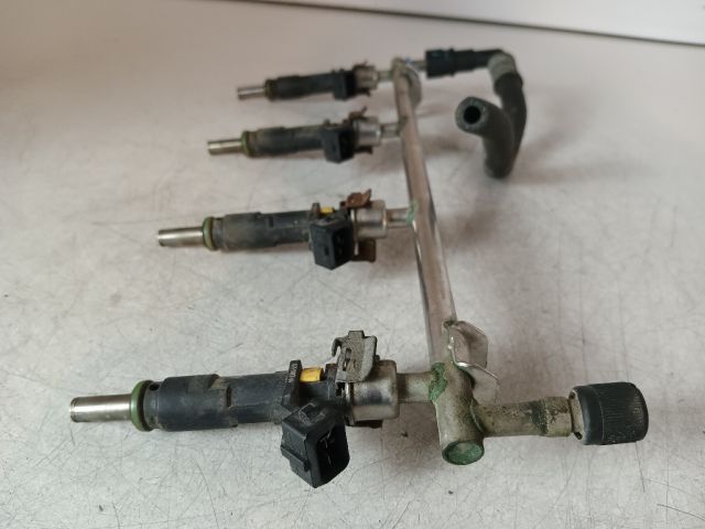 bontott OPEL ZAFIRA B Porlasztó Sor / Híd