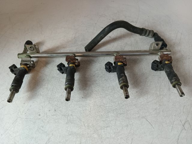 bontott OPEL ZAFIRA B Porlasztó Sor / Híd