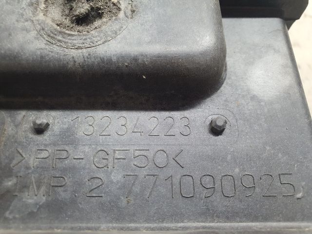 bontott OPEL ZAFIRA B Akkumulátor Fedél