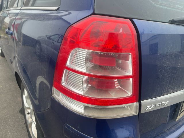 bontott OPEL ZAFIRA B Bal első Féknyereg Munkahengerrel