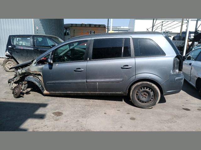 bontott OPEL ZAFIRA B Bal első Kerékagy