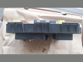 bontott OPEL ZAFIRA B Biztosítéktábla Motortér