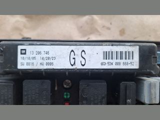 bontott OPEL ZAFIRA B Biztosítéktábla Motortér