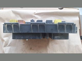 bontott OPEL ZAFIRA B Biztosítéktábla Motortér