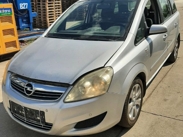 bontott OPEL ZAFIRA B Biztosítéktábla Motortér