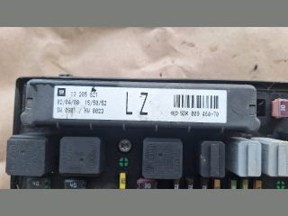 bontott OPEL ZAFIRA B Biztosítéktábla Motortér