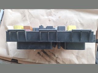 bontott OPEL ZAFIRA B Biztosítéktábla Motortér