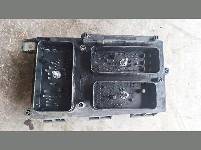 bontott OPEL ZAFIRA B Biztosítéktábla Motortér