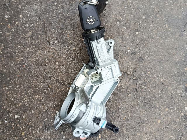 bontott OPEL ZAFIRA B Gyújtáskapcsoló Házzal