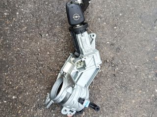 bontott OPEL ZAFIRA B Gyújtáskapcsoló Házzal