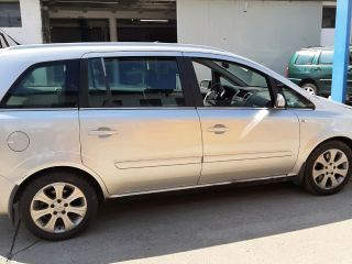 bontott OPEL ZAFIRA B Homlokfal (Üres lemez)