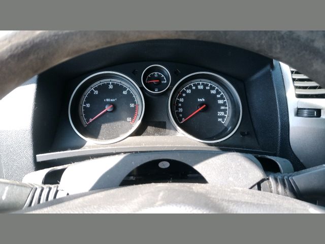 bontott OPEL ZAFIRA B Kiegyenlítő Tartály