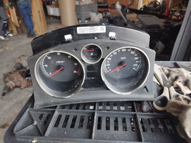 bontott OPEL ZAFIRA B Kilométeróra