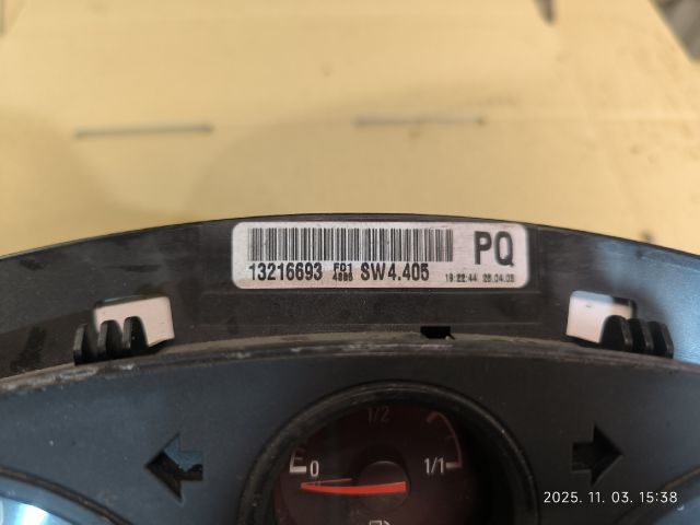 bontott OPEL ZAFIRA B Kilométeróra