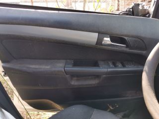 bontott OPEL ZAFIRA B Kilométeróra