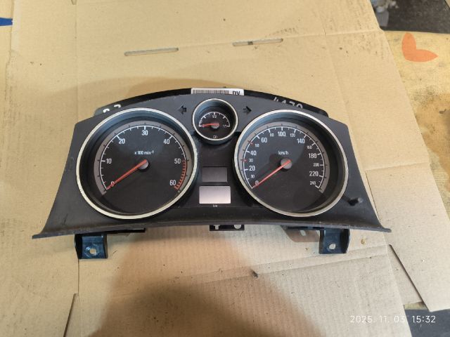 bontott OPEL ZAFIRA B Kilométeróra