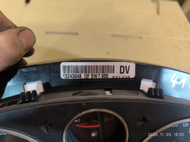 bontott OPEL ZAFIRA B Kilométeróra