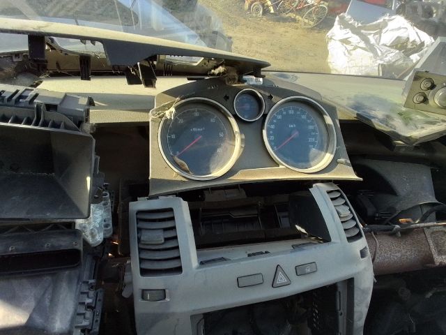bontott OPEL ZAFIRA B Kilométeróra