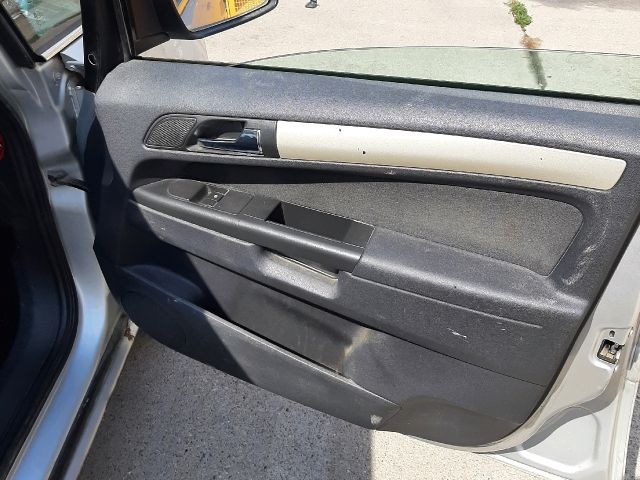 bontott OPEL ZAFIRA B Kilométeróra