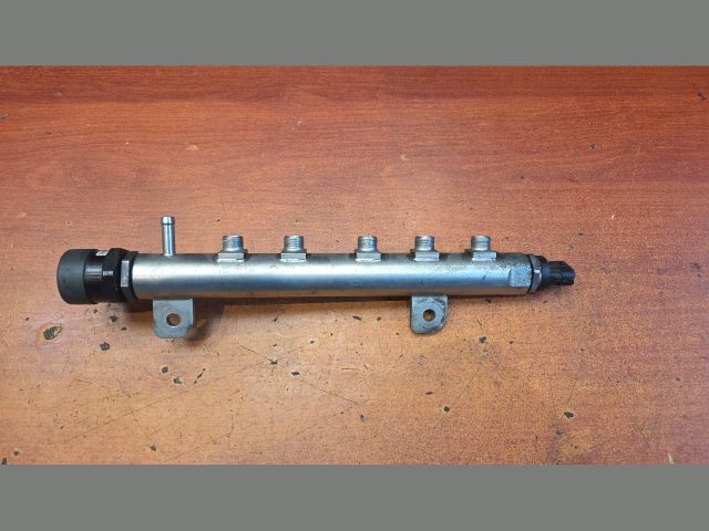 bontott OPEL ZAFIRA B Közösnyomócső