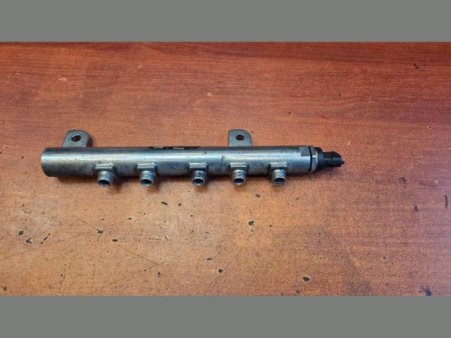 bontott OPEL ZAFIRA B Közösnyomócső