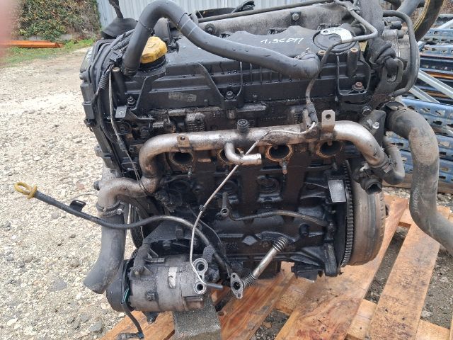 bontott OPEL ZAFIRA B Motor (Fűzött blokk hengerfejjel)