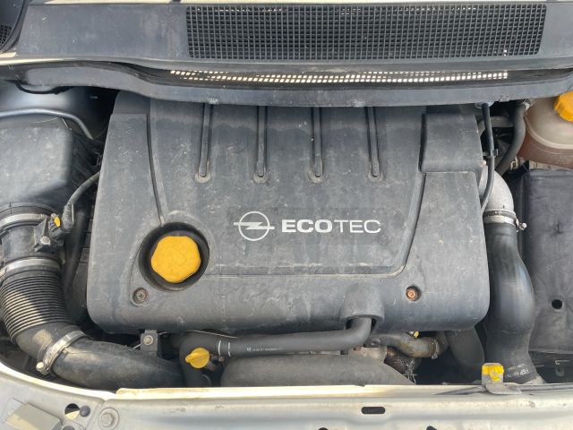 bontott OPEL ZAFIRA B Motor (Fűzött blokk hengerfejjel)