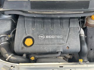 bontott OPEL ZAFIRA B Motor (Fűzött blokk hengerfejjel)