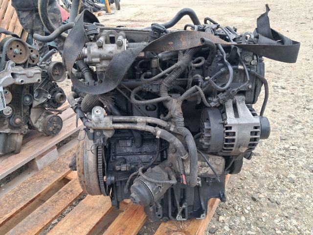 bontott OPEL ZAFIRA B Motor (Fűzött blokk hengerfejjel)