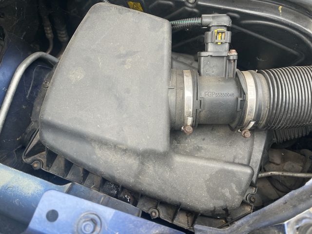 bontott OPEL ZAFIRA B Motor (Fűzött blokk hengerfejjel)