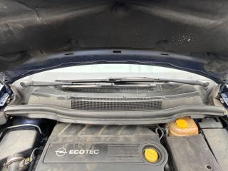 bontott OPEL ZAFIRA B Motor (Fűzött blokk hengerfejjel)